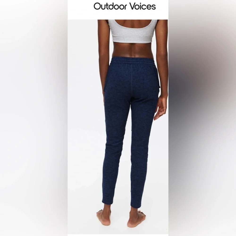 Outdoor Voices CloudKnit Sweatpants in Navy , size Small - Picture 2 of 10